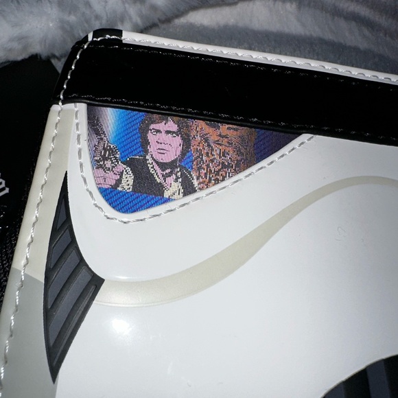 Loungefly Licensed Disney Star Wars Stormtrooper Lenticular Zip-Around Wallet - Picture 3 of 10